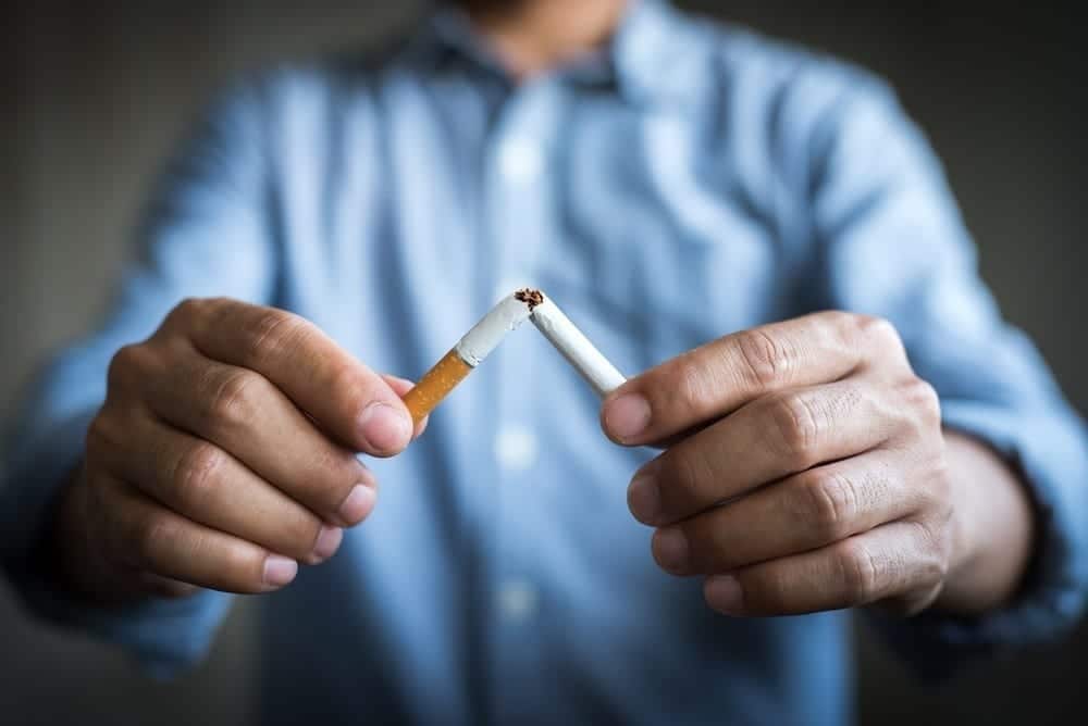 Maus hábitos como o tabagismo podem causar infertilidade masculina.